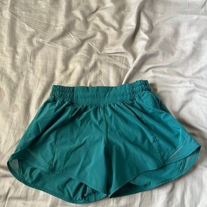 LULULEMON hotty hot 4” shorts SIZE 4
